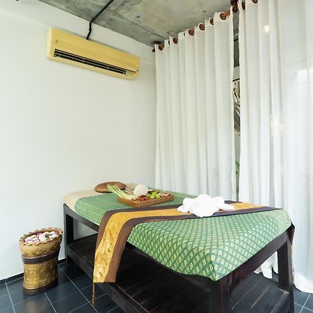 Tunnel Urban Retreat Hotel Siem Reap Buitenkant foto