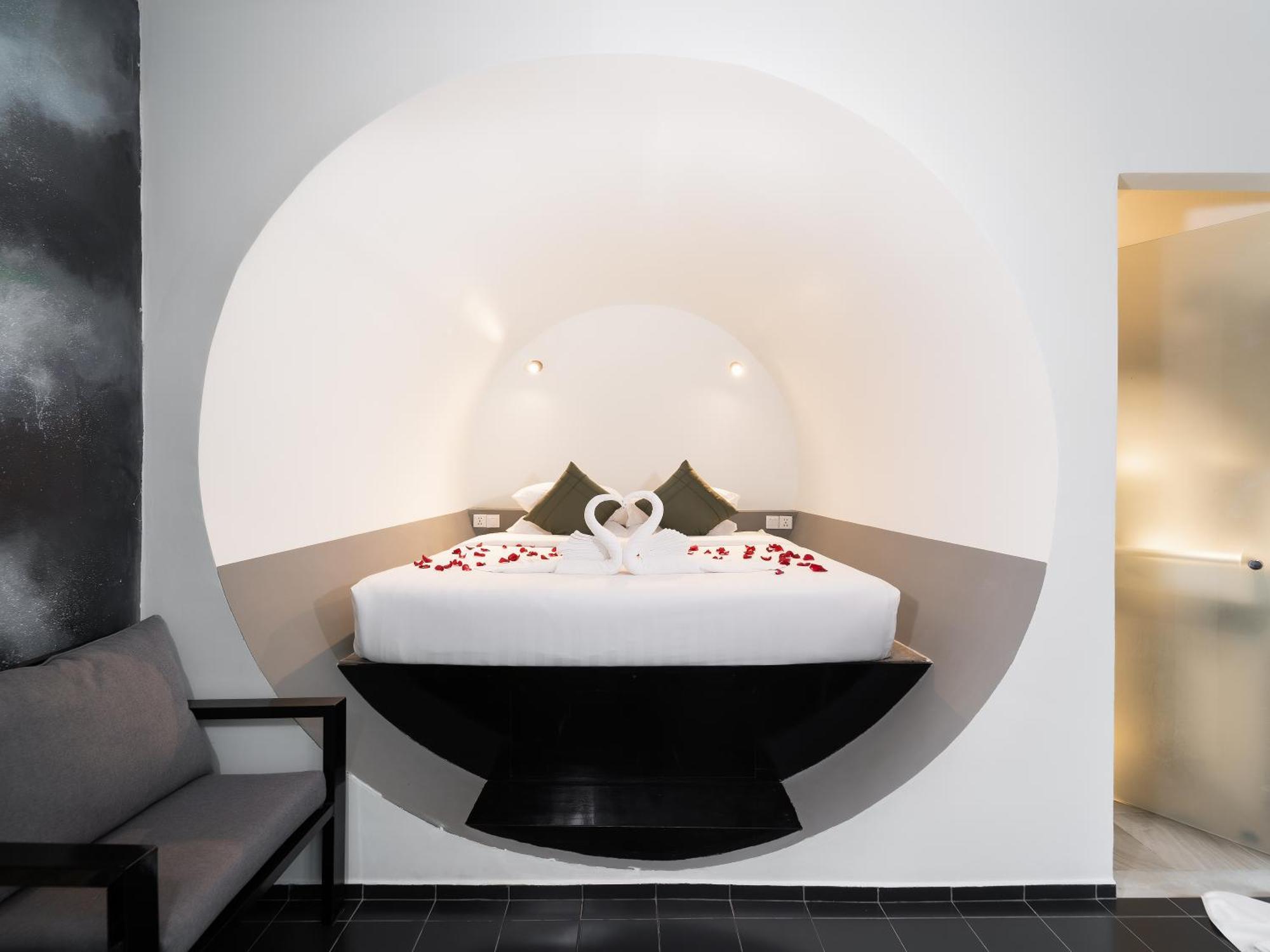 Tunnel Urban Retreat Hotel Siem Reap Buitenkant foto