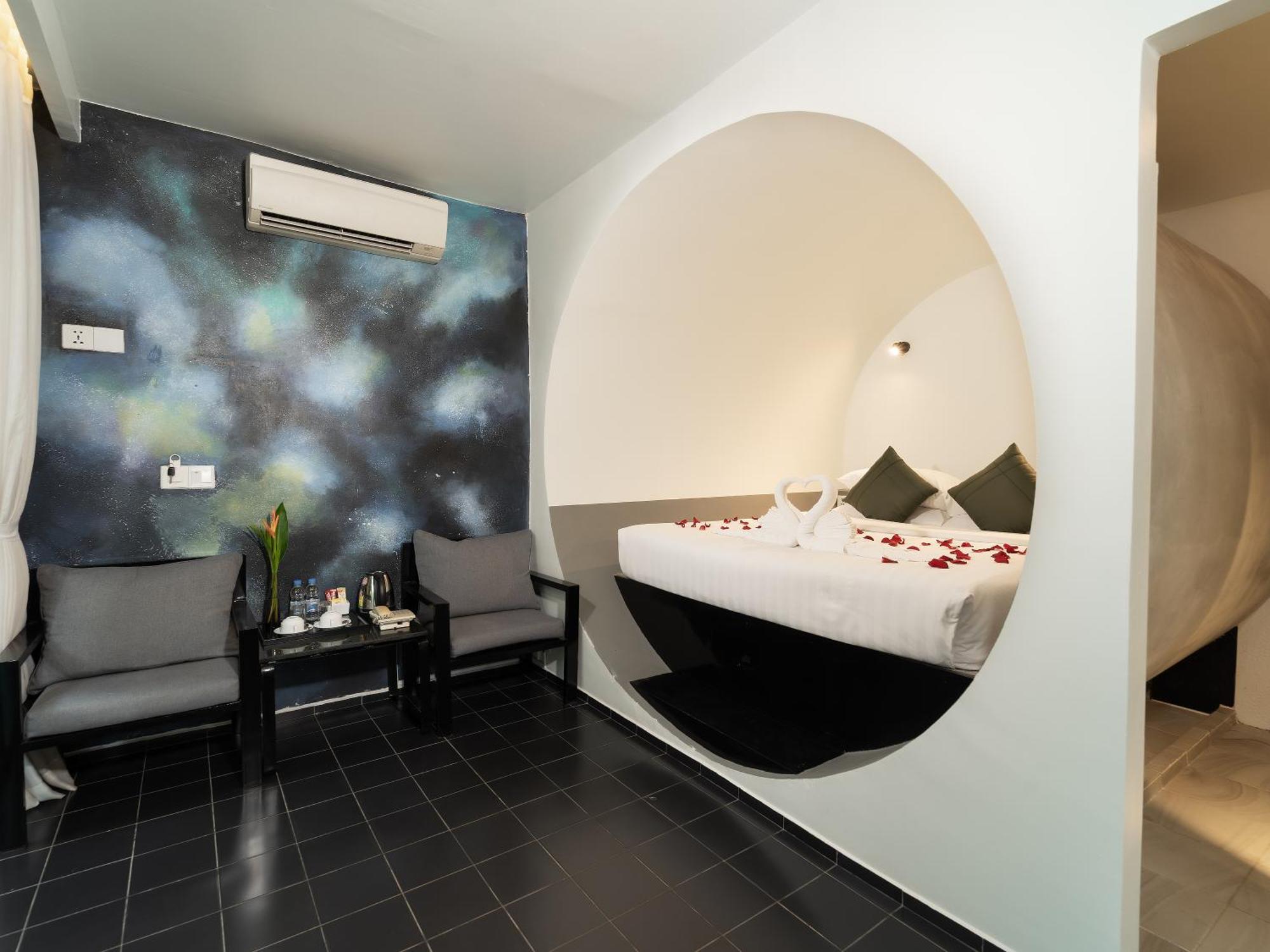 Tunnel Urban Retreat Hotel Siem Reap Buitenkant foto