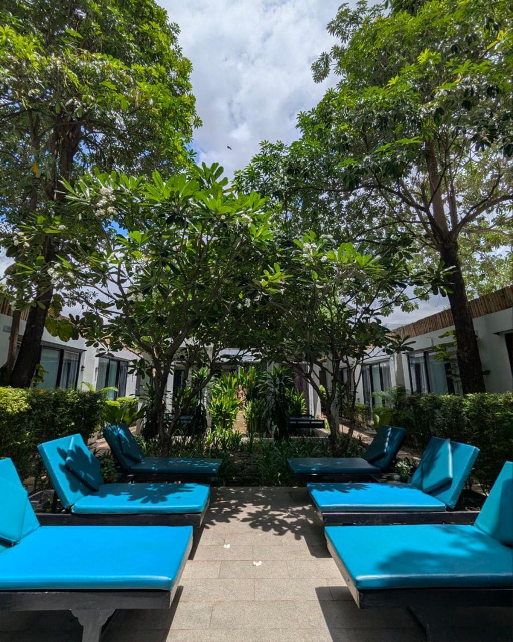 Tunnel Urban Retreat Hotel Siem Reap Buitenkant foto