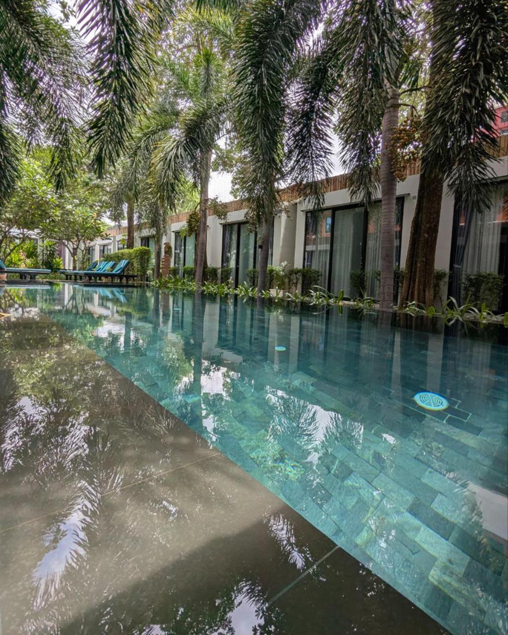 Tunnel Urban Retreat Hotel Siem Reap Buitenkant foto